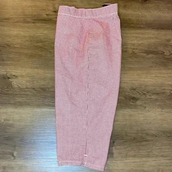 l.e.i. Red & White Checkered Crop Pants - Picture 4 of 9